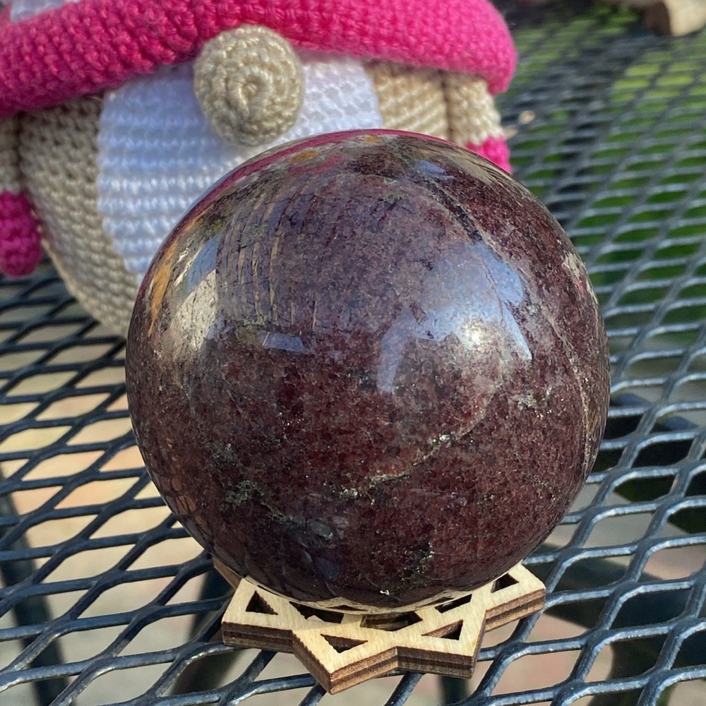 Red Garnet Sphere - Picture 9 of 9